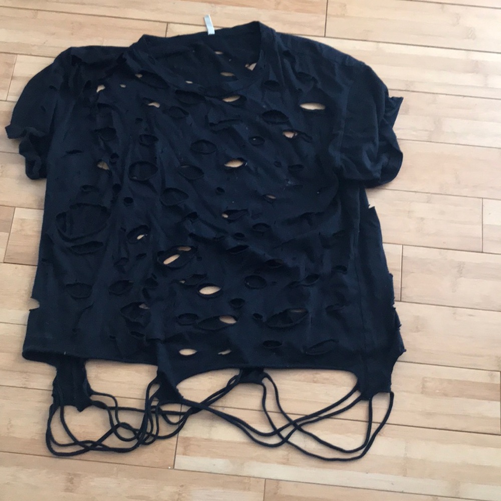 Black distressed tee LF